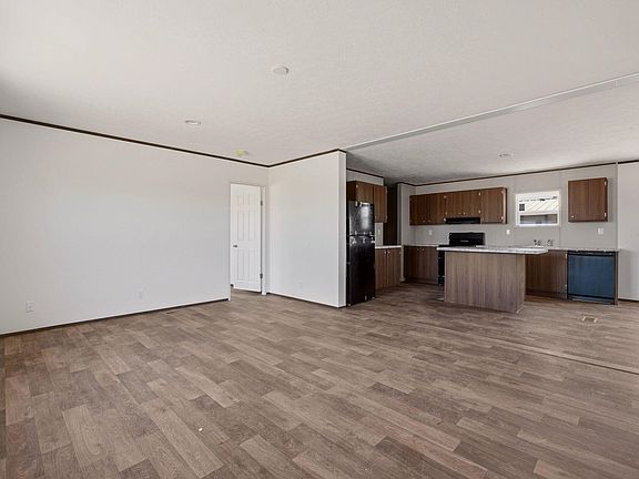 4th image of 614 Irene Ave