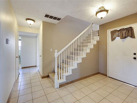 4th image of 631 Marin Ave