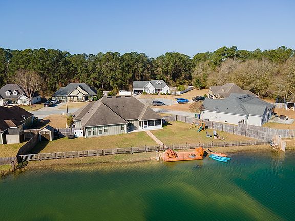 3rd image of 7706 Kayla Dr