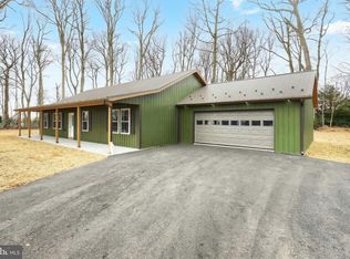 15898 McDowell Farm Ln, Stewartstown, PA 17363