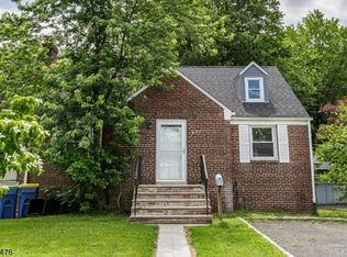 637 Townsend Pl, North Plainfield, NJ 07063