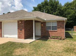 803 S Erika Ave, Fayetteville, AR 72701