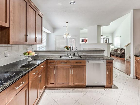 4th image of 2211 Summer Bay Cir