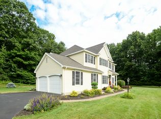 12 Little Dr, Malta, NY 12020