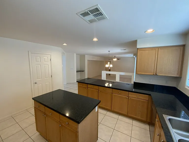 1001 Pleasing Plateau St — Photo 14