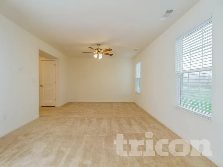 112 Hackney Ln — Photo 11