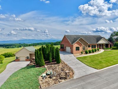 127 Golf View Blvd, Dandridge, TN, 37725