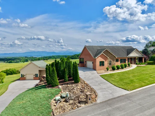 127 Golf View Blvd, Dandridge, TN 37725