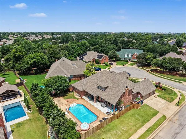 13801 Plantation Way, Edmond, OK 73013