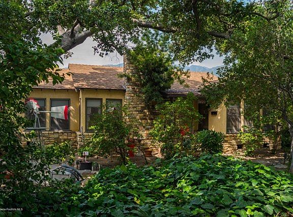 3420 Altura Ave Glendale CA-large-002-1-