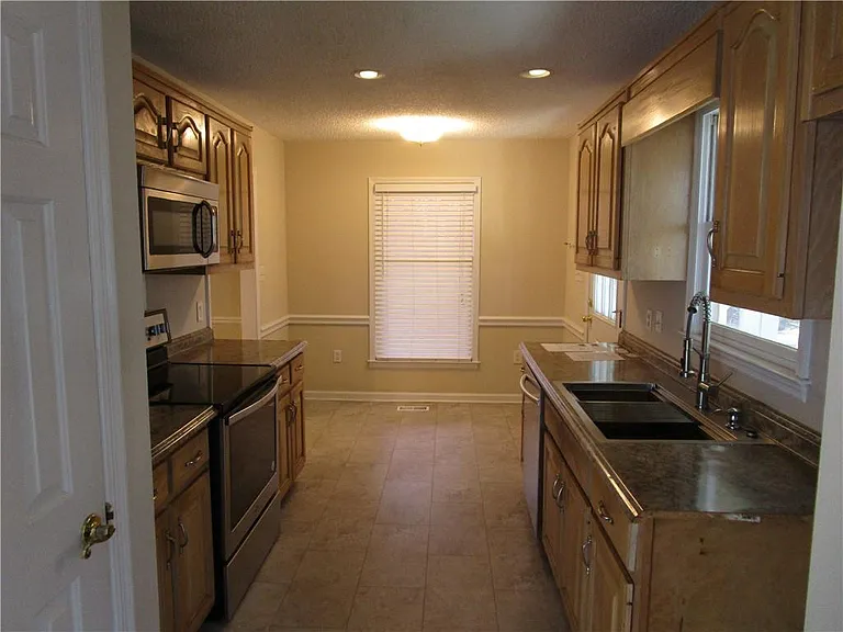 2429 Thompson Mill Rd — Photo 10