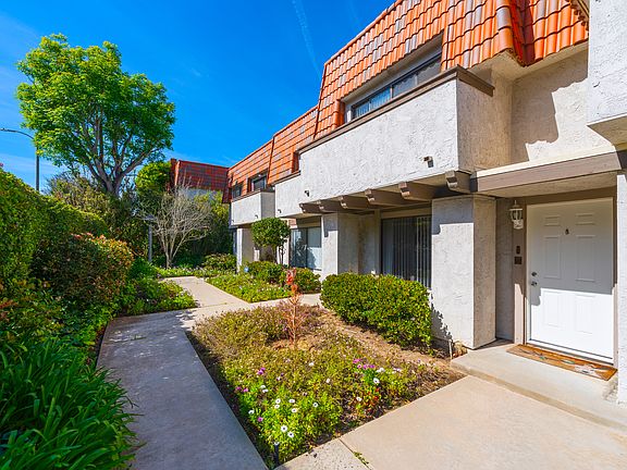 4th image of 28033 Ridgebluff Ct