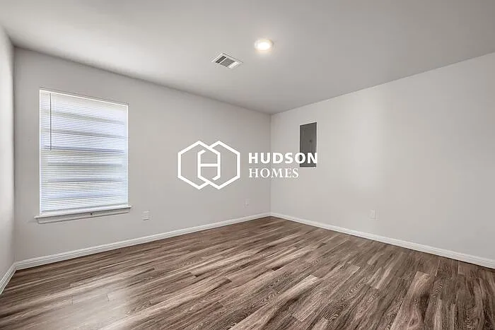 501 N Jefferson St — Photo 7