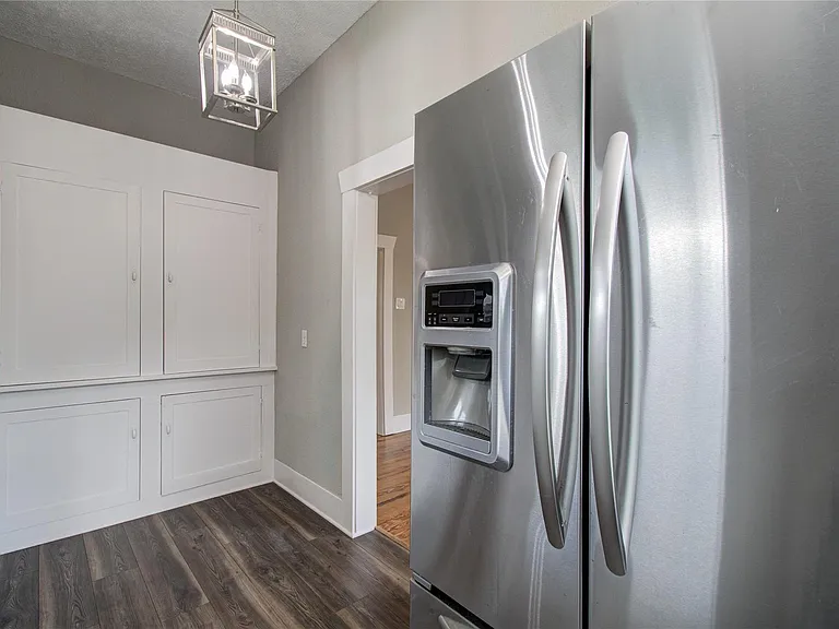 901 Boundary St — Photo 12