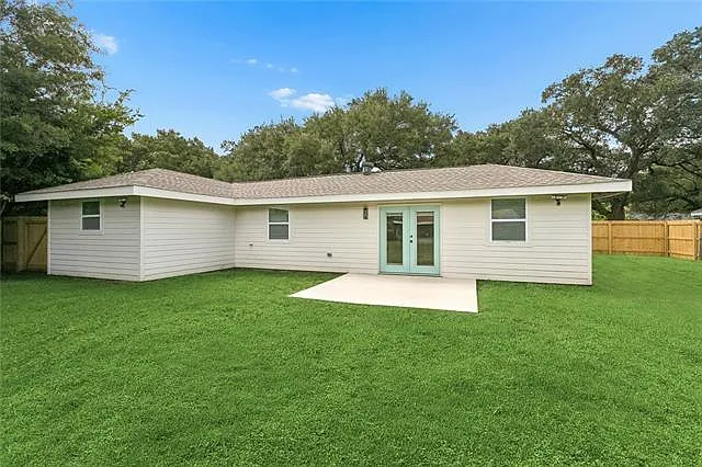 212 Berkley Dr — Photo 16