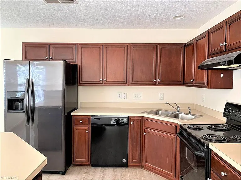 435 Luzelle Dr #435 — Photo 5