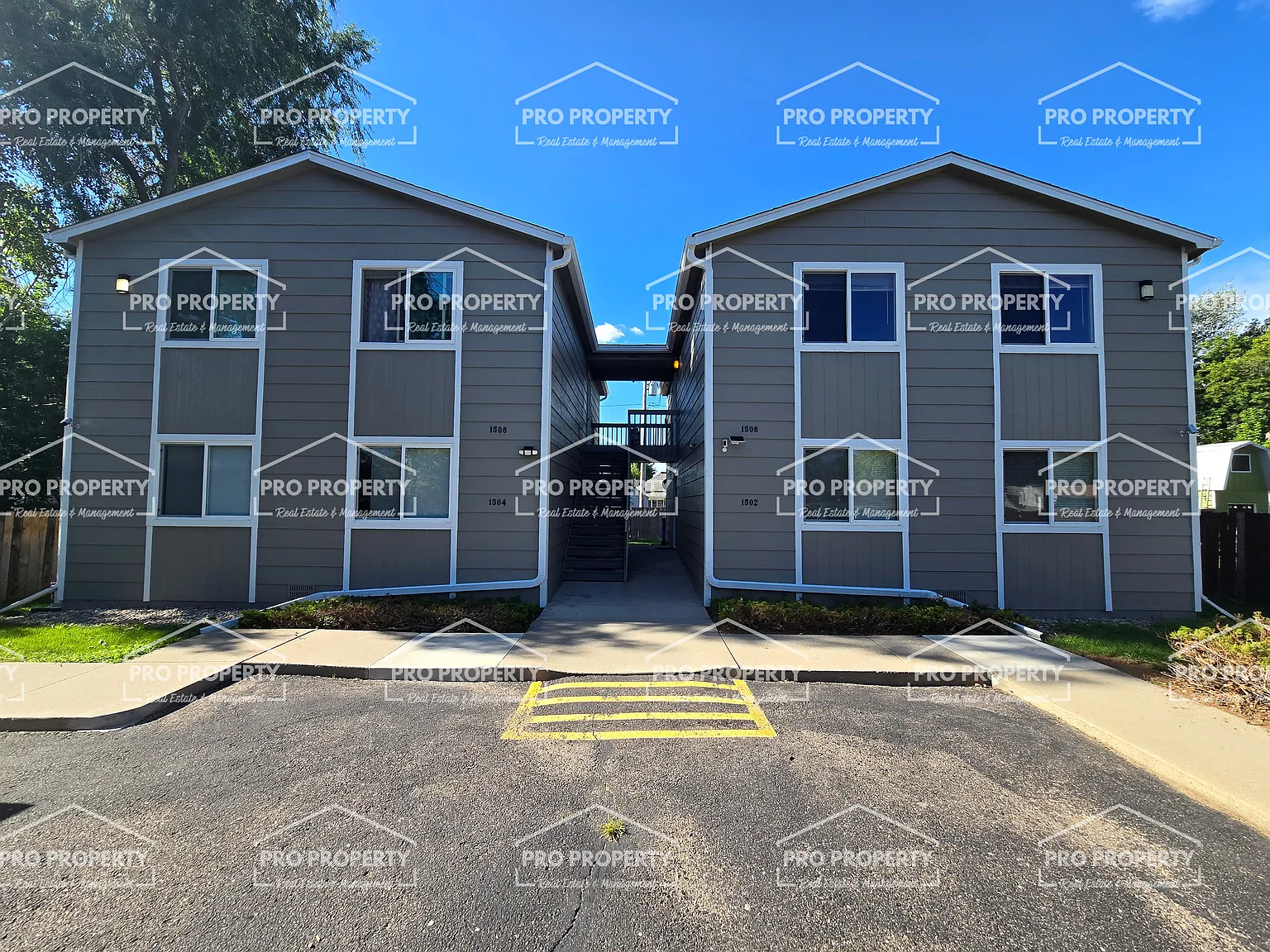 2 bed, 864 sqft, $1,595 — Photo 1