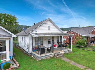 425 South Third Avenue, Paden City, WV