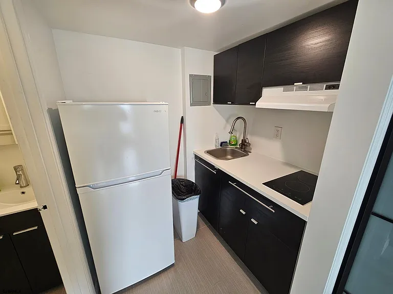 3501 Boardwalk #B210 — Photo 7