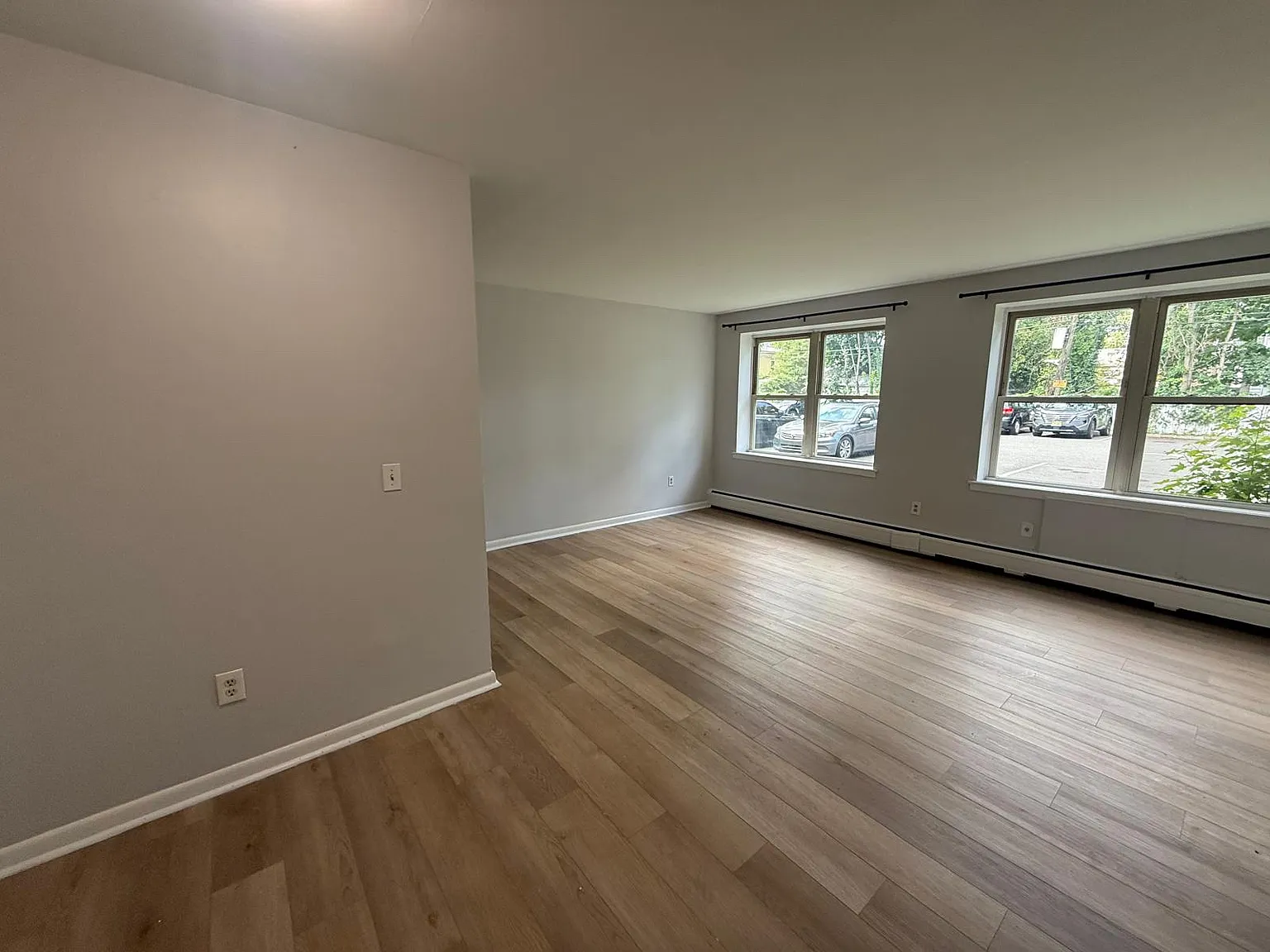 1 bed, $1,820 — Photo 2