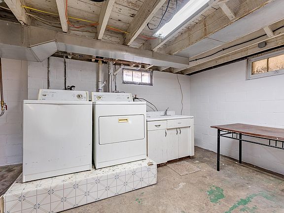 3rd image of 1203 Park Ave