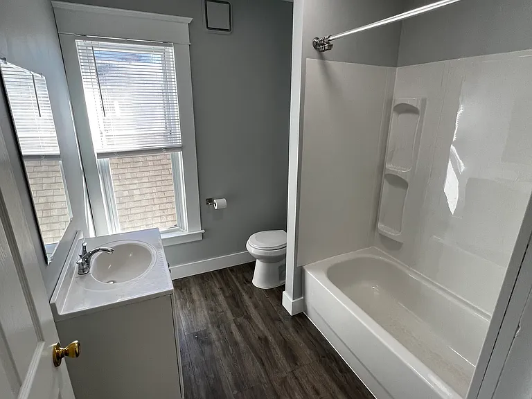 845 McReynolds Ave NW #2 — Photo 9
