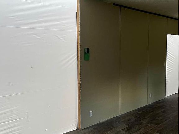 4th image of 1521 W Hill Ave