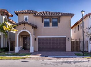 8649 NW 102nd Ct, Doral, FL 33178