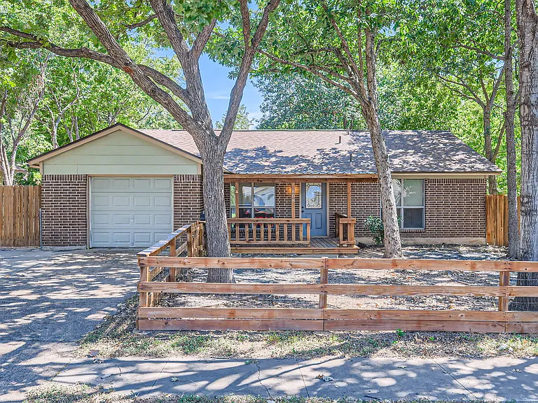 808 Hill Wood Dr — Photo 1