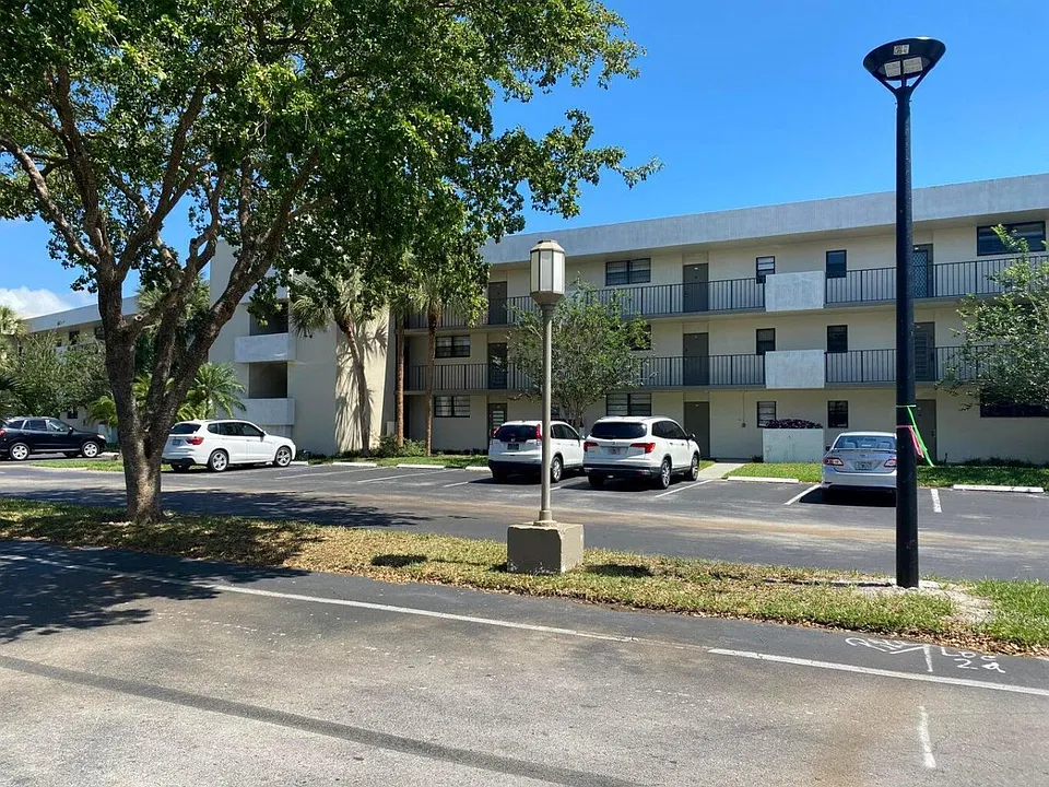 2420 Deer Creek Country Club Blvd #302
