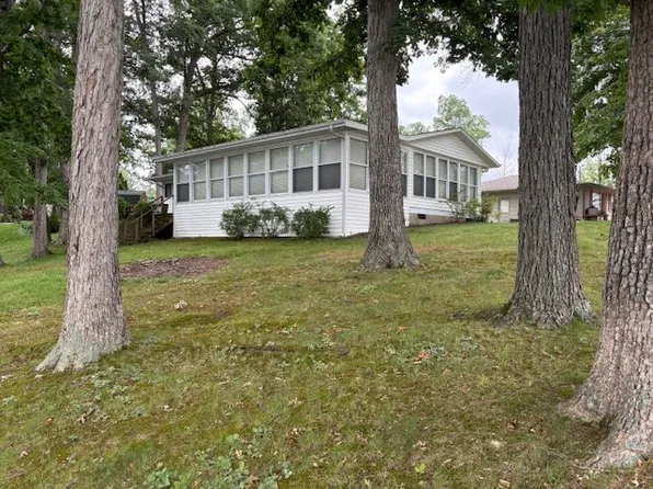 9238 E Best Ct, Effingham, IL 62401