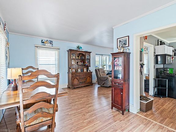 3rd image of 153 E Baird Ave