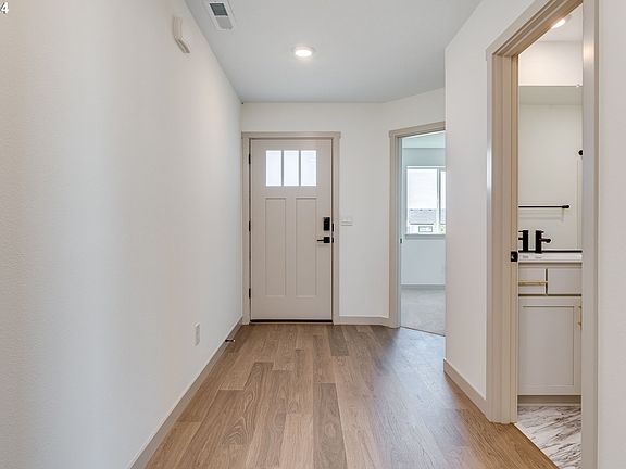 2nd image of 1462 W 16th Cir