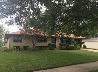 605 E 2nd St, Lockport, IL 60441