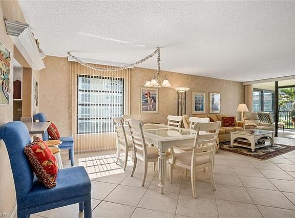 5th image of 910 Huron Ct Unit 201