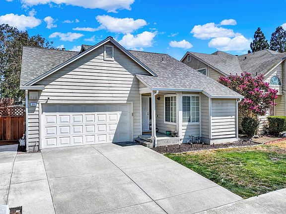 2nd image of 321 Ridgecrest Circle