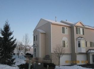 7766 Arboretum Vilg Cir, Chanhassen, MN 55317