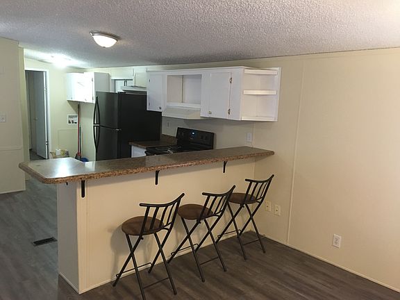 Great room w/breakfast bar