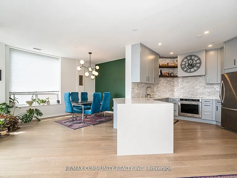 980 Yonge St #513 — Photo 10