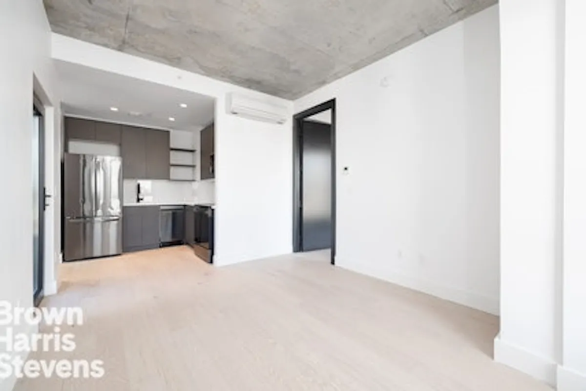 Building Photo - 458 E 25th St #Penthouse 2