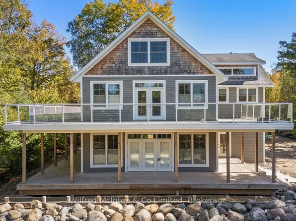 545 Eckford Ave, Saugeen Shores, ON N0H 2L0