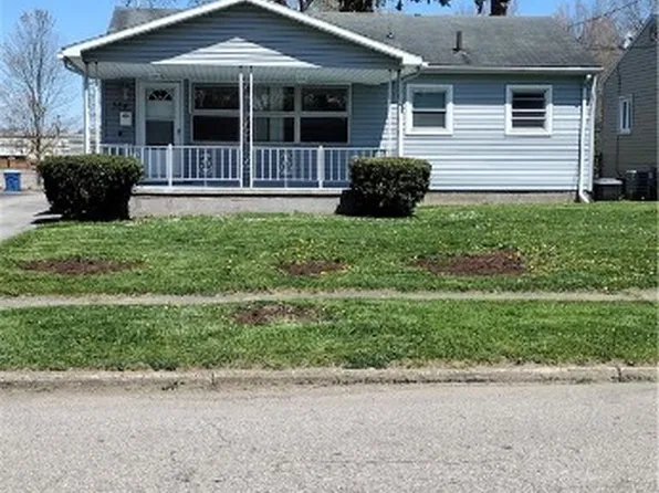 384 Elizabeth St, Hubbard, OH 44425