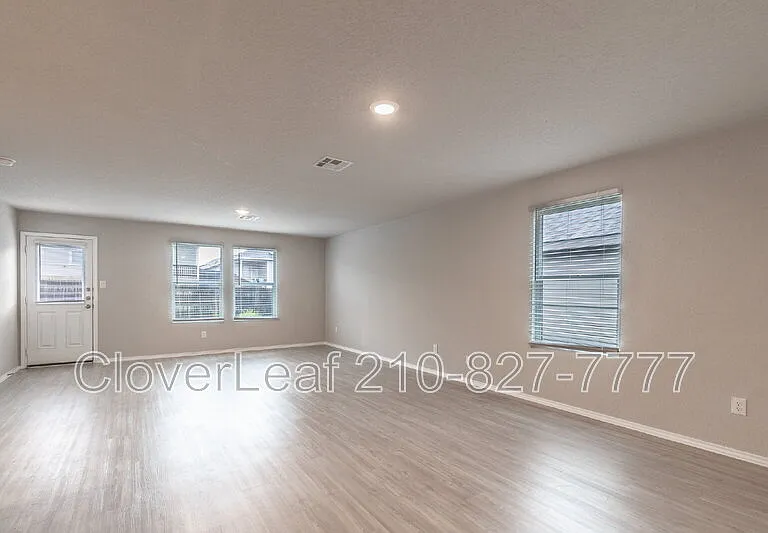 2815 Rosefinch — Photo 7