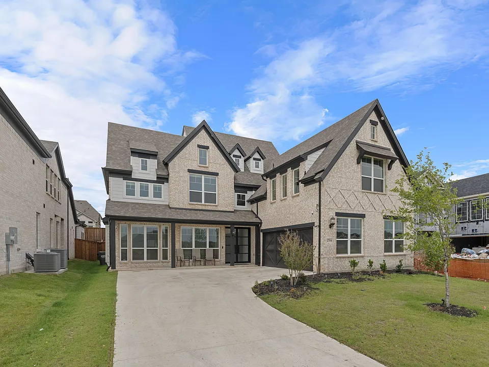 2704 Warm Springs Ln