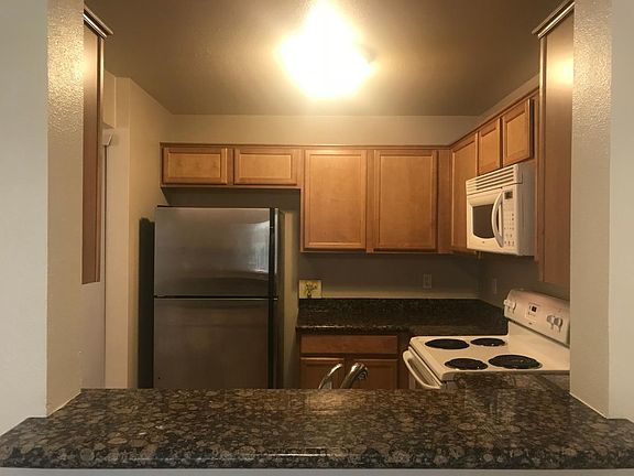 2nd image of 2121 Sealion Dr Unit 202
