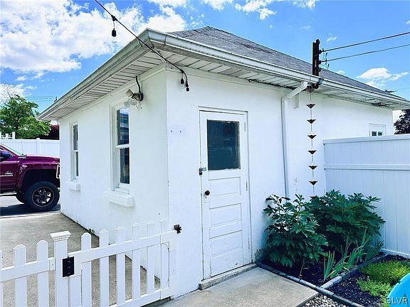 5th image of 1741 Laubach Ave