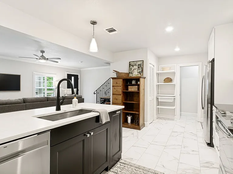 488 E Olmos Dr #3 — Photo 9