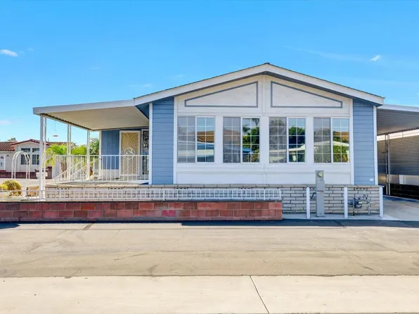 51 Hummingbird Ln, Oceanside, CA 92057
