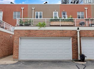 51 W 15th St APT B2, Chicago, IL 60605