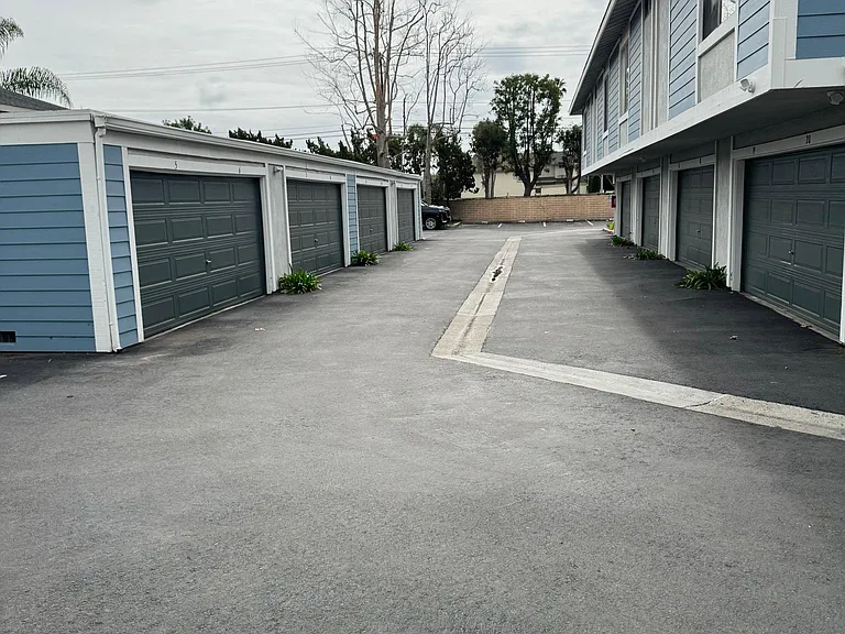 Victoria Pines — Photo 1